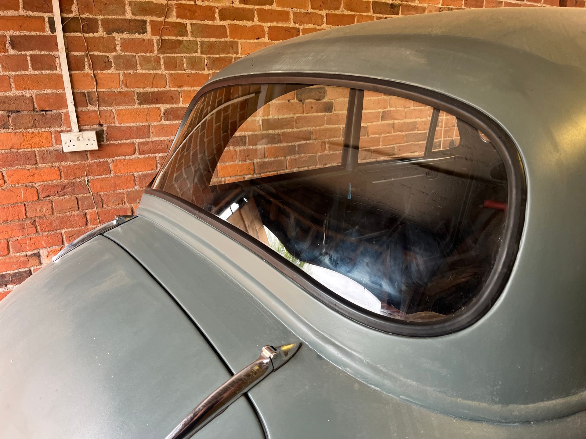 Eziglass - Vehicle Glazing Services gallery image. Escort mk2 windscreen rubber and chip repair.