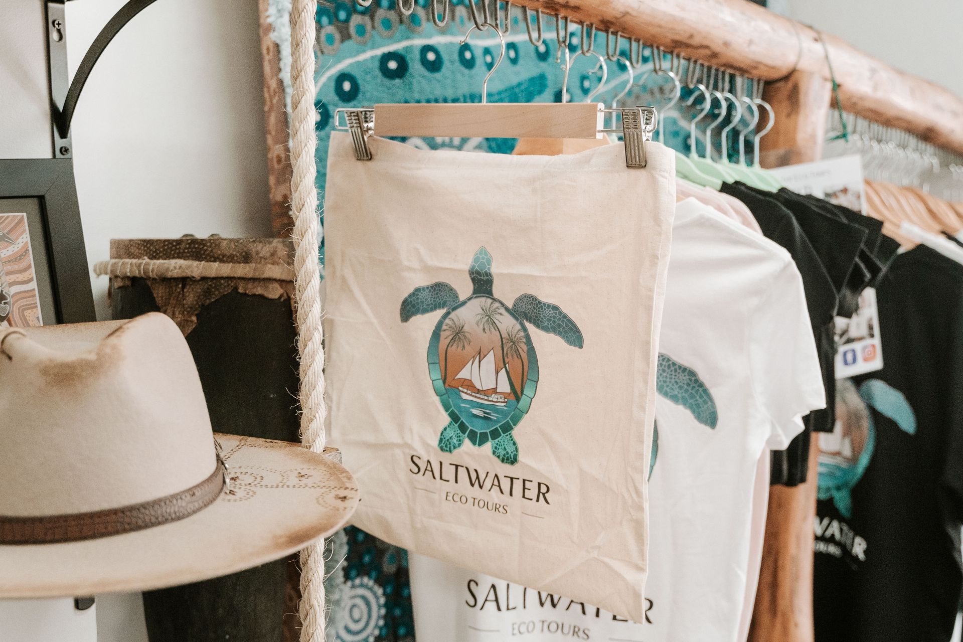 Saltwater Eco Tours Merch, Saltwater Experiences, Mooloolaba, Tank Top, Singlet, T-shirts, Tote Bag