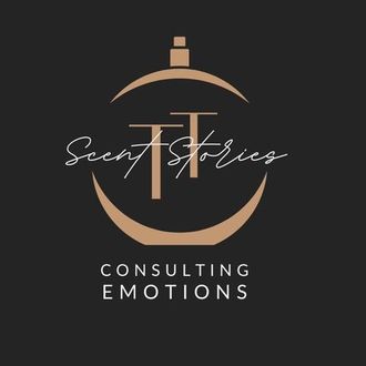 Logotipo de Scent Stories Consulting. Emblema dorado con las iniciales 