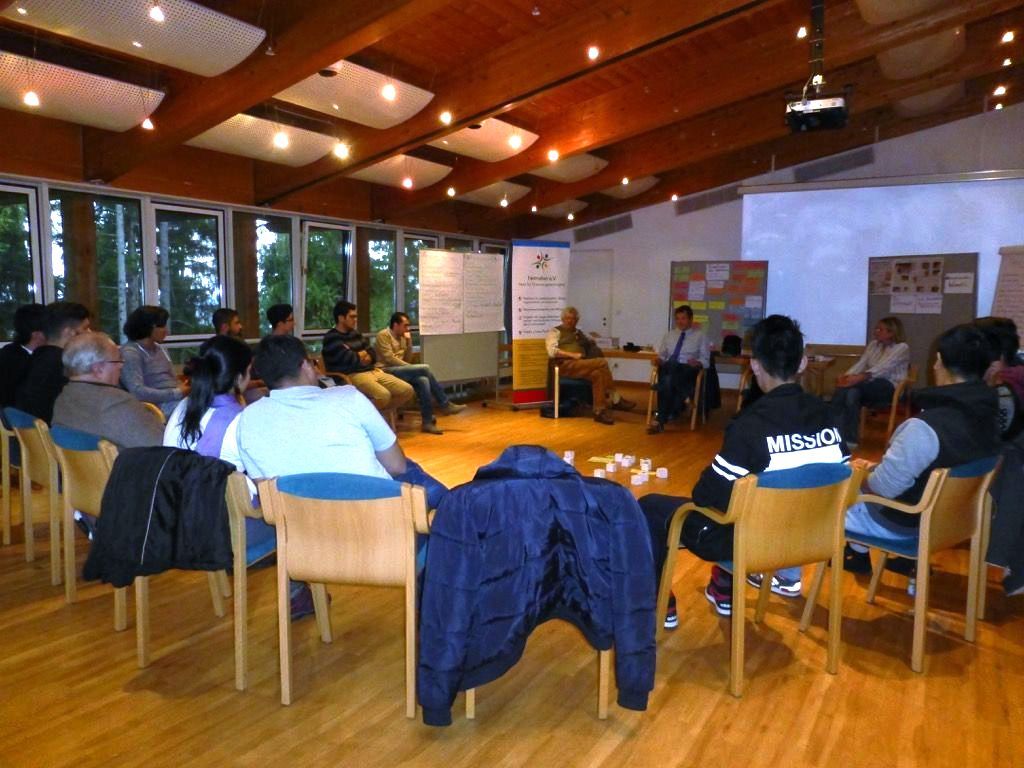 Diskussionsrunde im Kreis