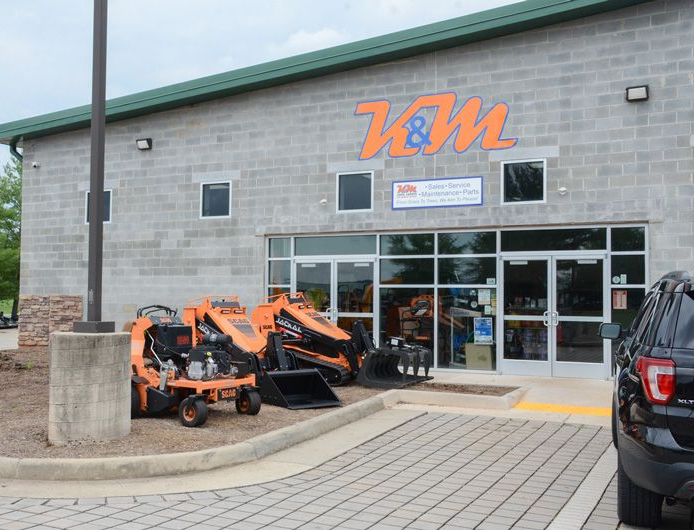 Front entrance of K&M Lawn, Garden and Arborist Supplies 