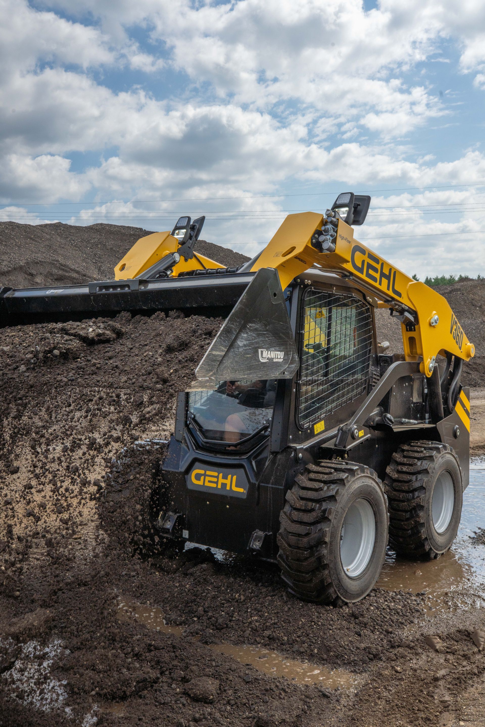 GEHL SKID LOADER