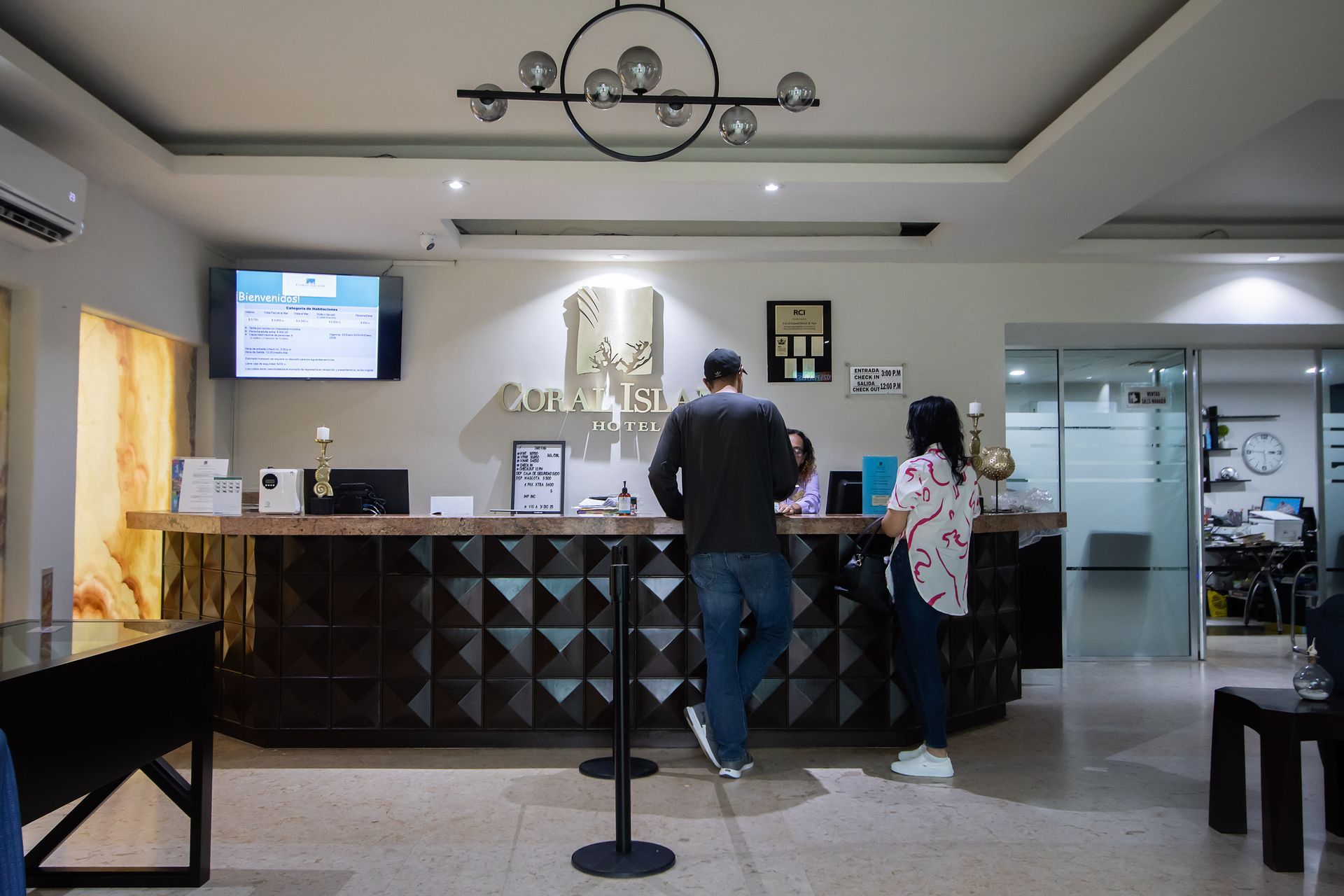 Amena recepción