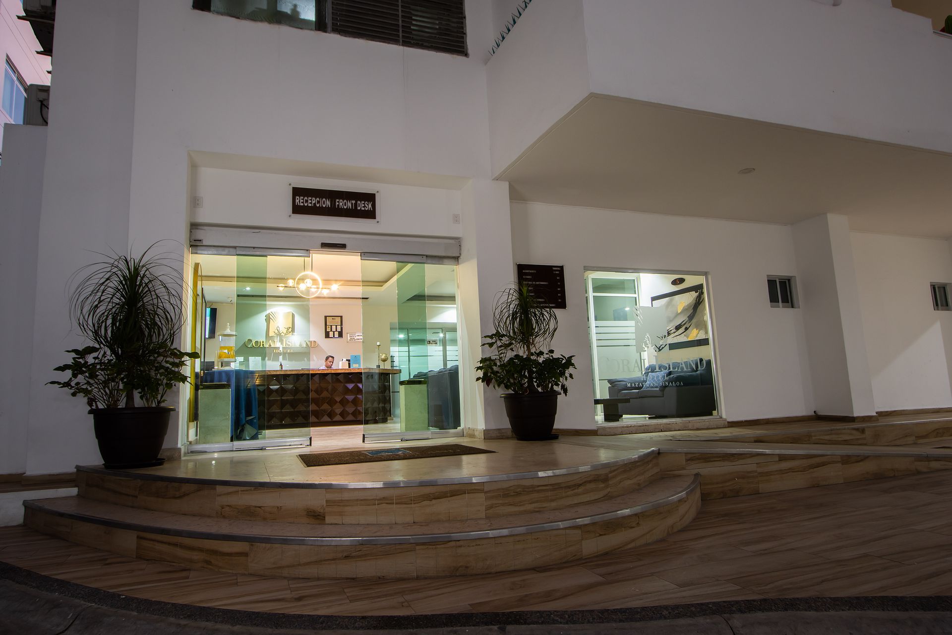 Fachada recepción del alojamiento
