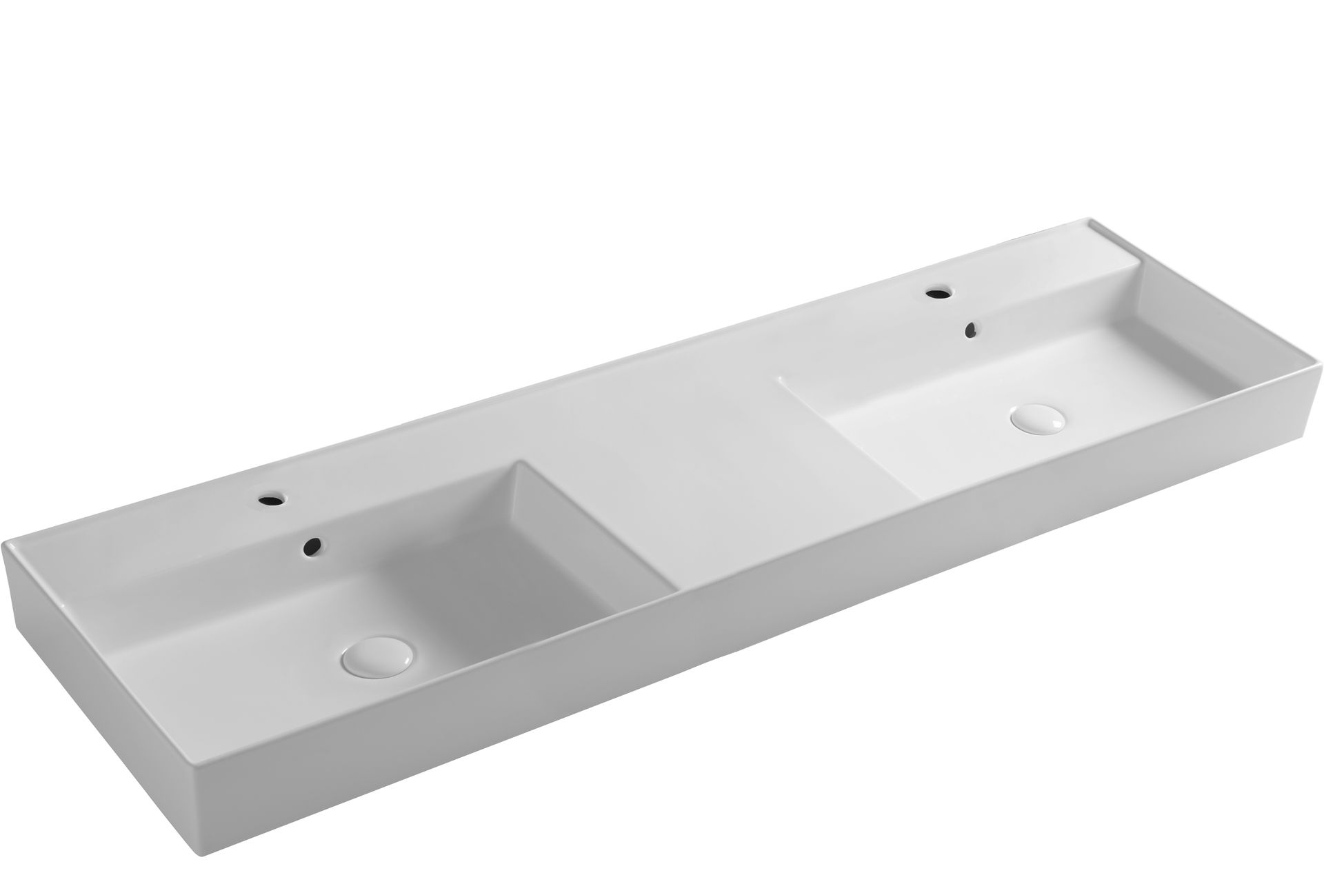 Doppio lavabo rettangolare bianco per il bagno. Due lavandini, due rubinetti e un piccolo piano d'appoggio.