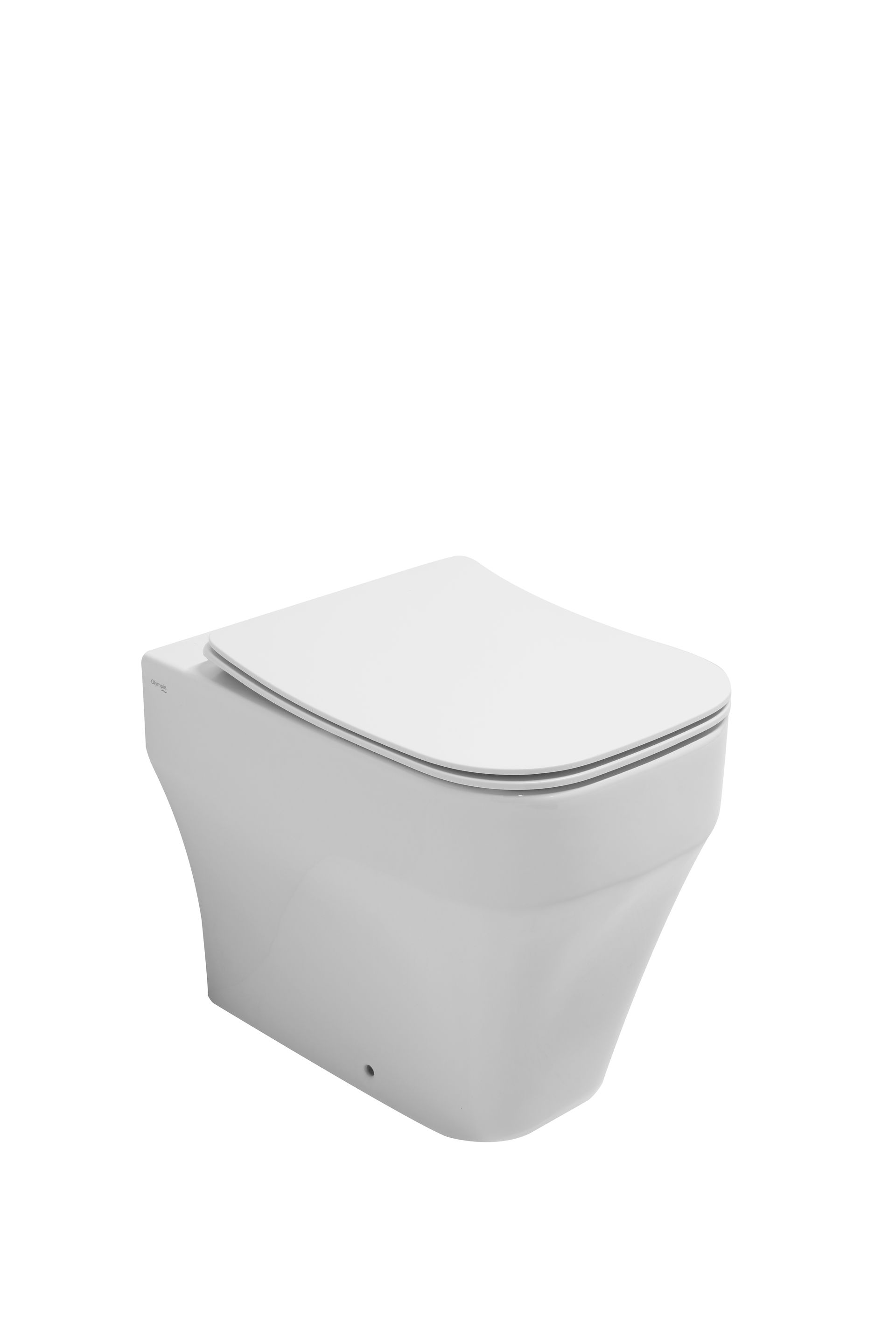WC sospeso bianco con sedile e coperchio quadrati. Il WC è collocato in un ambiente luminoso e pulito.
