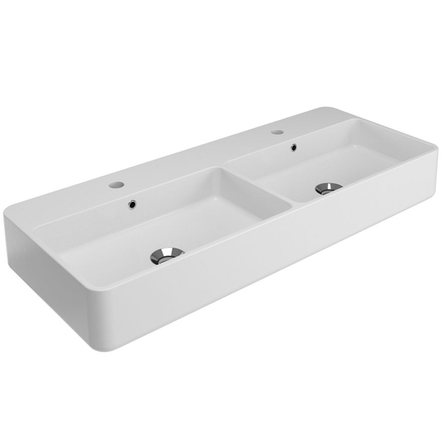Lavandino da bagno rettangolare in ceramica bianca con rubinetto e fori di scarico.