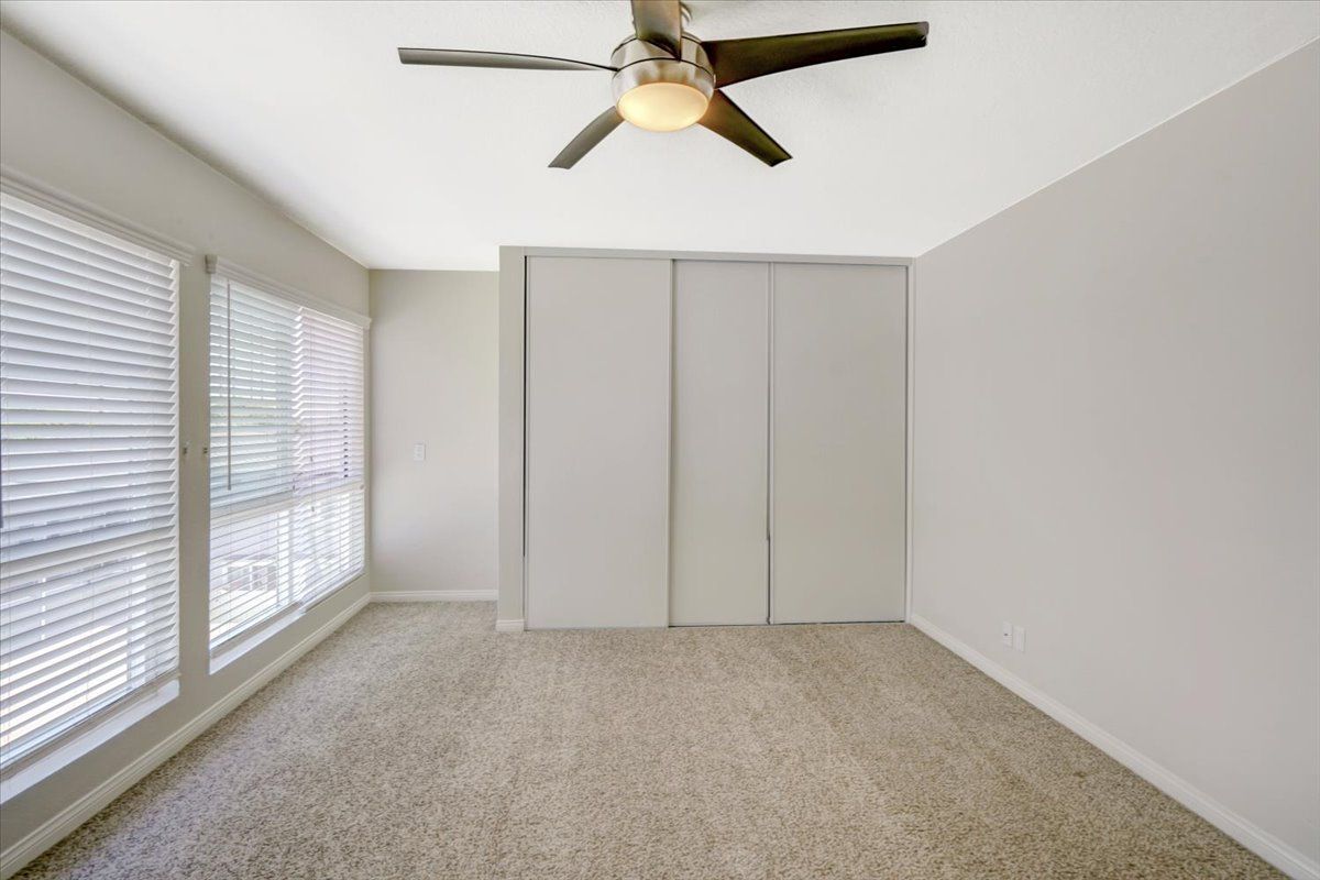 Avignon building interior bedroom closet