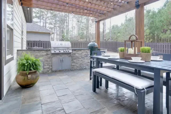 Custom outdoor kitchen in Lexington KY