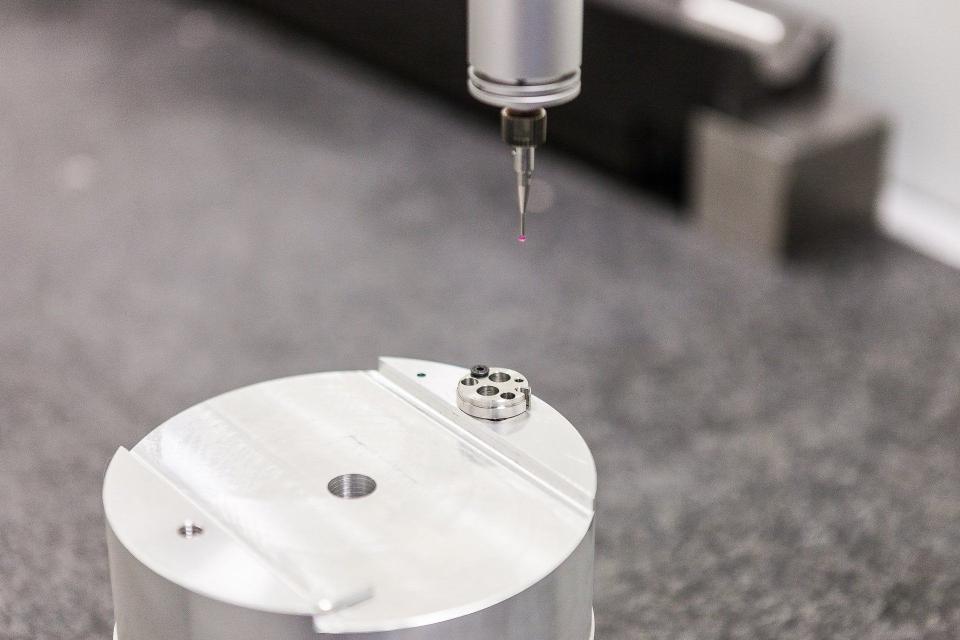 Controllo componenti metallici