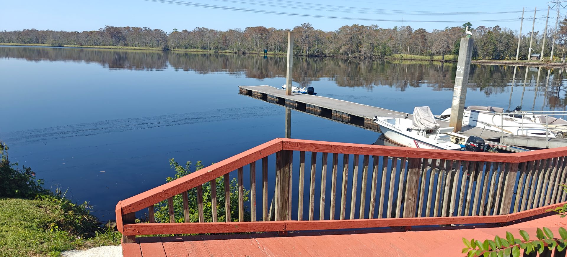 Fish Dock Rd Gallery - Riverfront Accommodations & Scenic Views