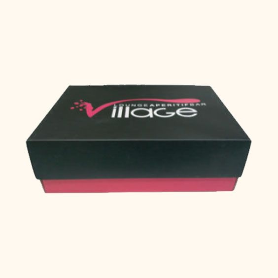 Scatola di marca nera e rosa con logo