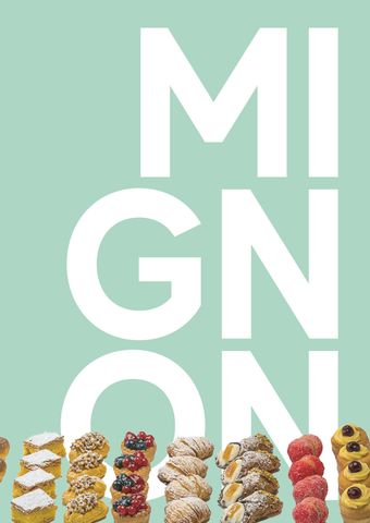 Grande scritta bianca “MIGNON” su sfondo color menta con una varietà di pasticcini disposti lungo il bordo inferiore.