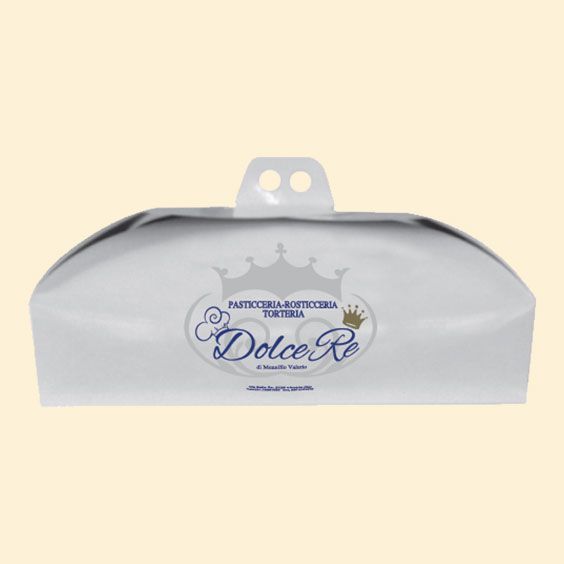 Sacchetto o scatola di carta bianca Dolce & Gabbana con logo su sfondo beige.