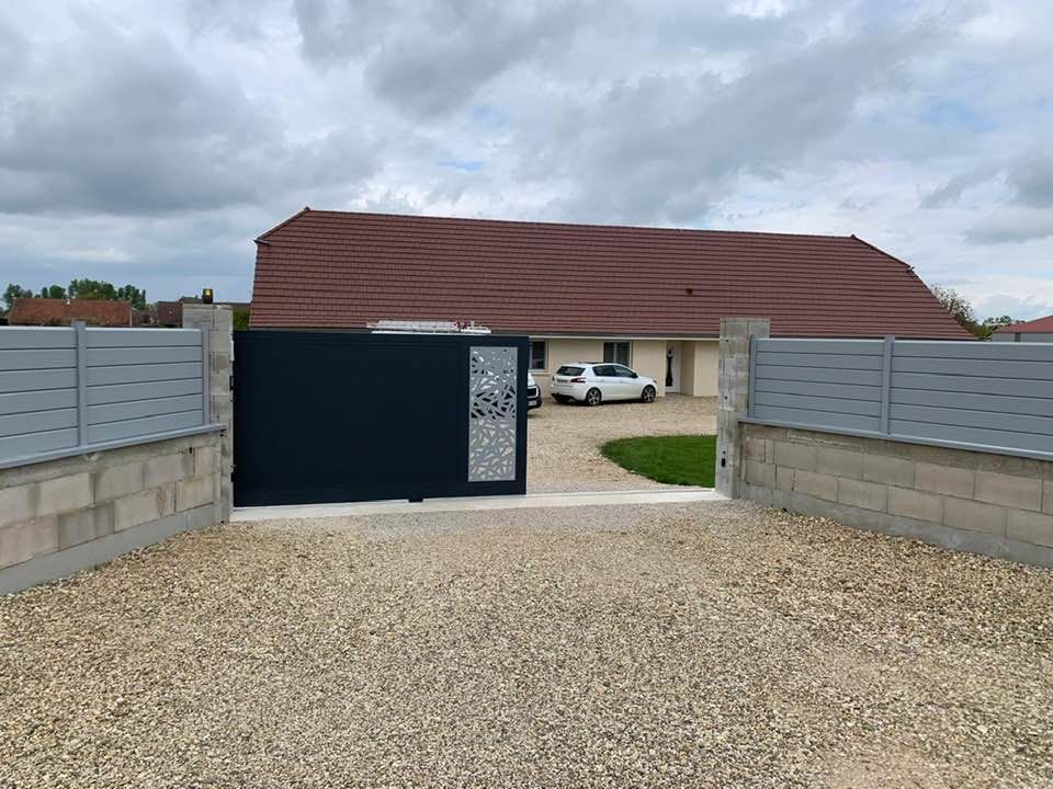 Portail aluminium grande largeur