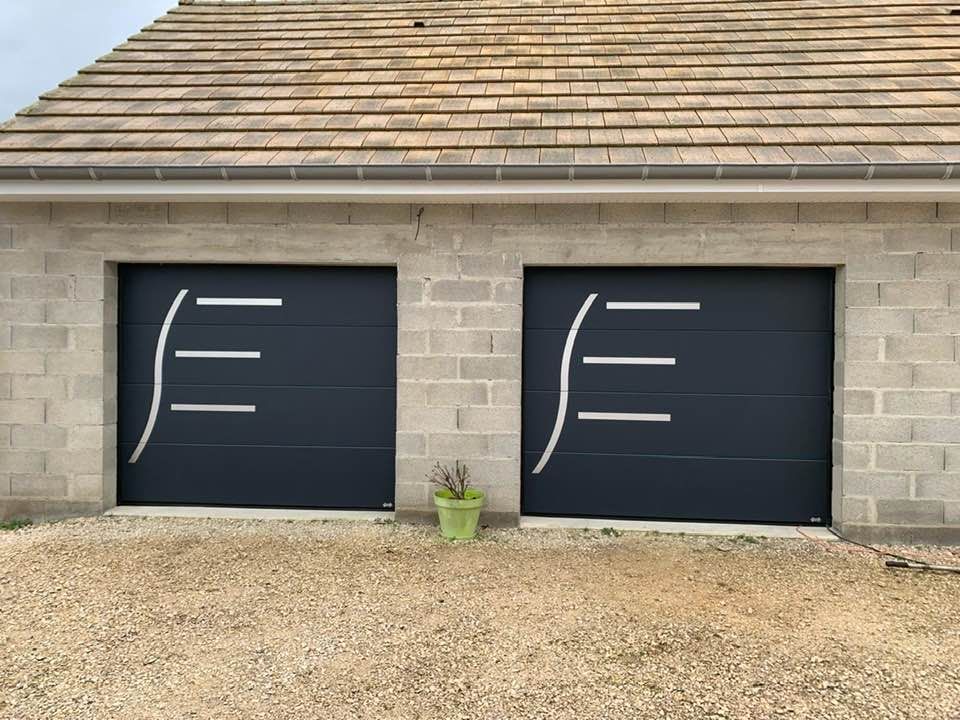 Belle double porte de garage 