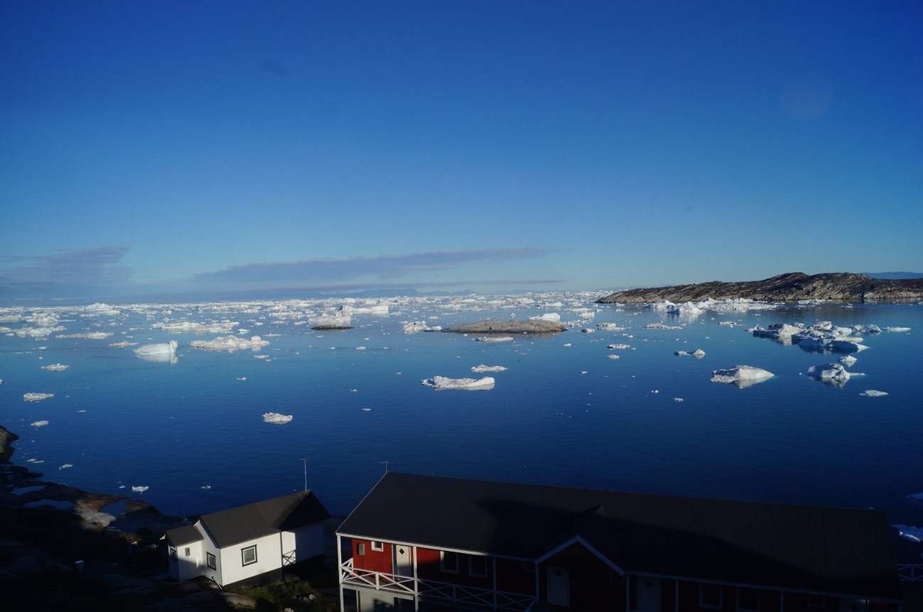 グリーンランドのイルリサットの世界遺産のアイスフィヨルドでハイキングをして氷山の絶景を見に行こう。