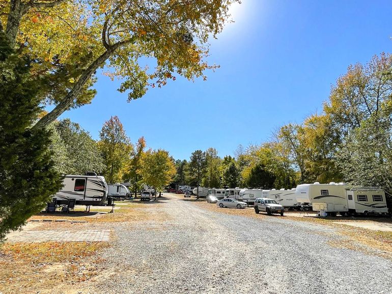 Main drive of Eagles Nest RV Park