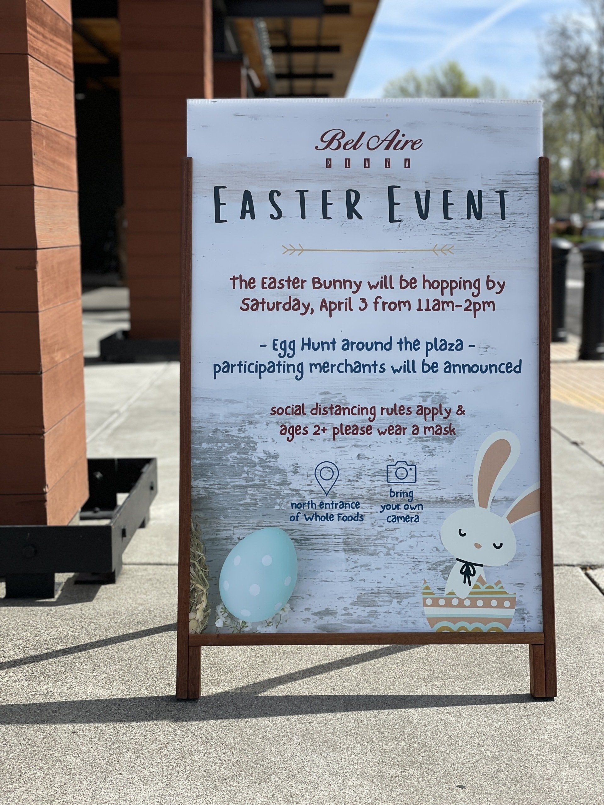 A sign that says easter event on it
