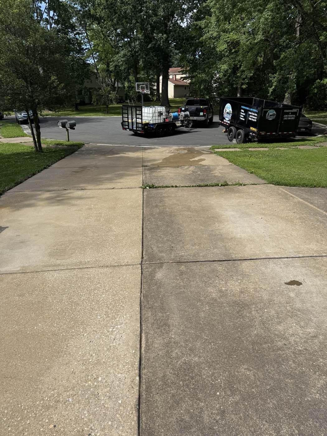 Driveway with clean and dirty contrast