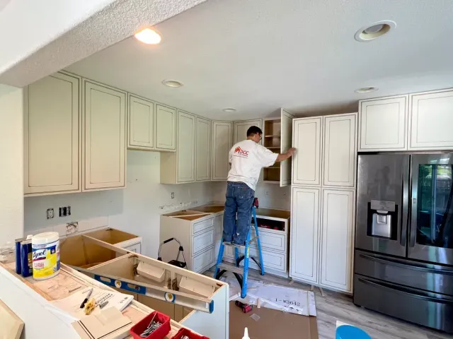 Us installing custom closets