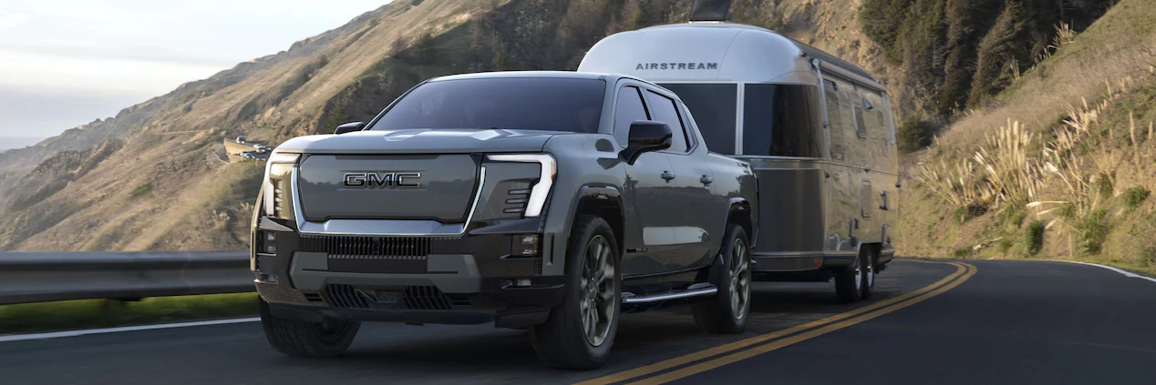 GMC Sierra EV Denali Edition 1 met caravan