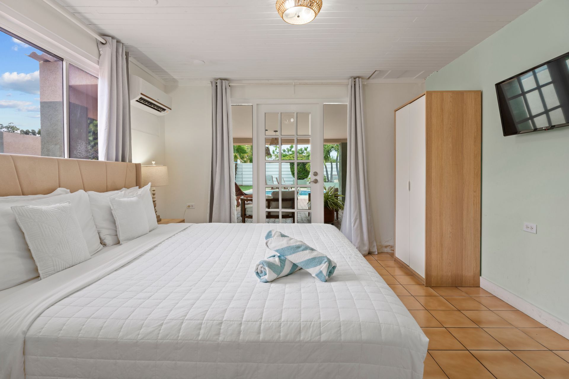 Apartment 4