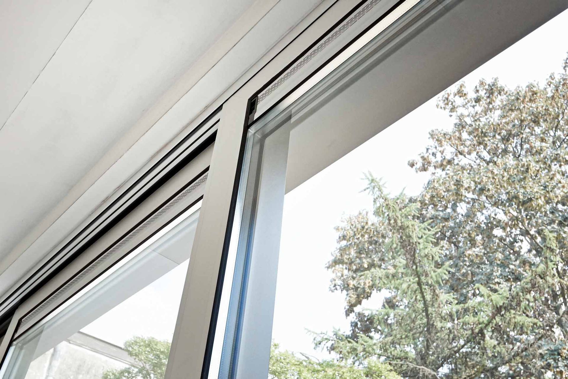 Sliding Glass Door And His Ventilation System — Powder Springs, GA — R.D. Dunn Aluminum Products Sliding Glass Door And His Ventilation System — Powder Springs, GA — R.D. Dunn Aluminum Products