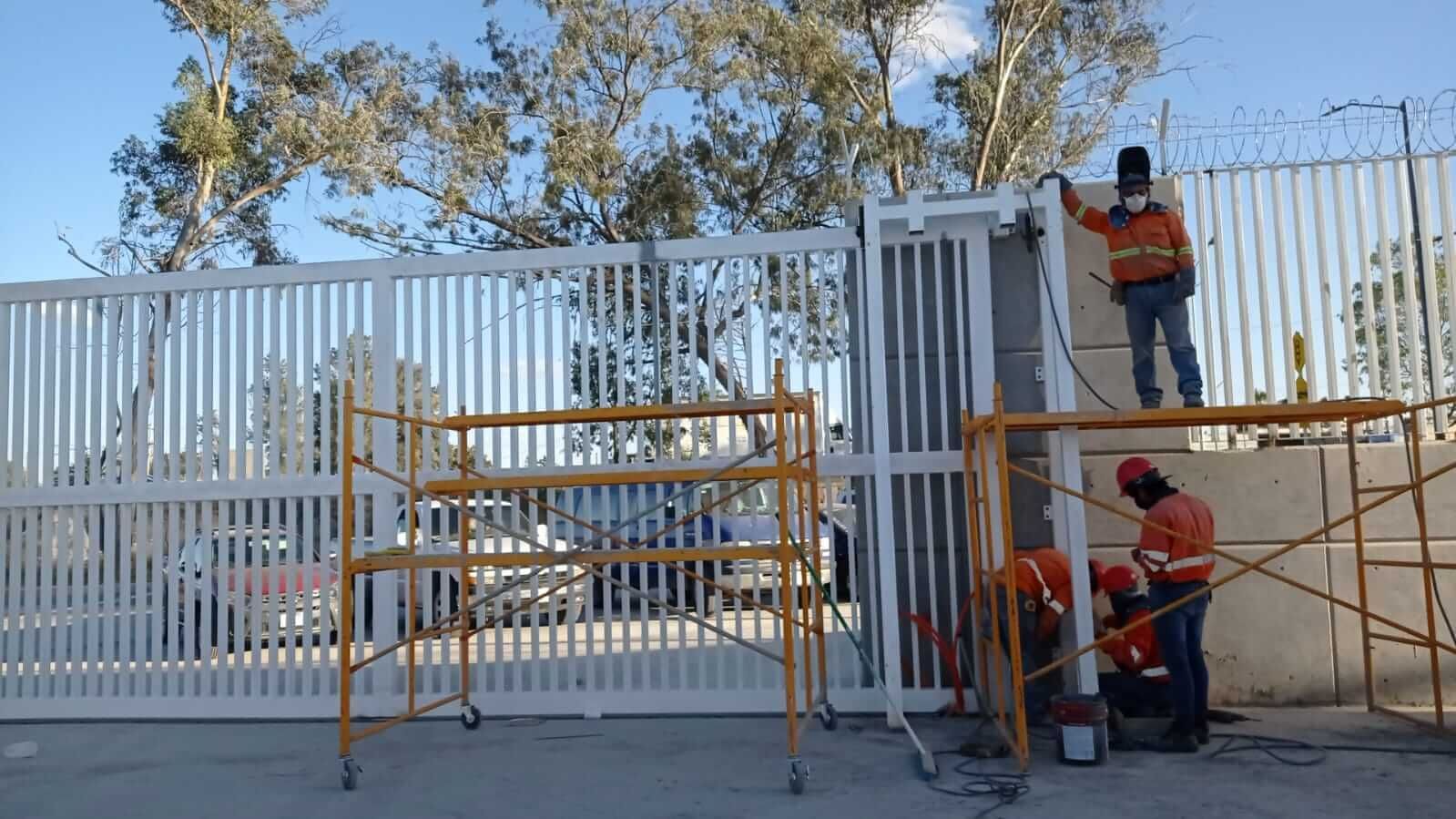 Automatización de Accesos Masters -PUERTA DE METAL Automatización de Accesos Masters -PUERTA DE METAL