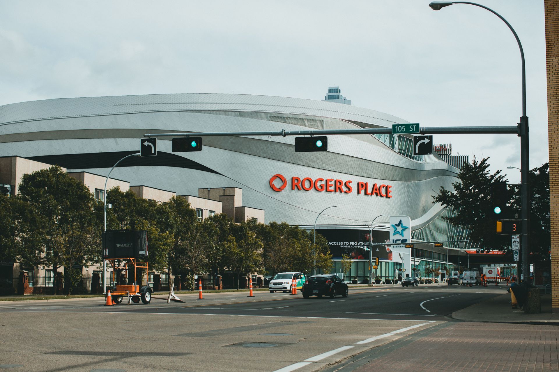 ROGERS PLACE & EDMONTON ICE DISTRICT