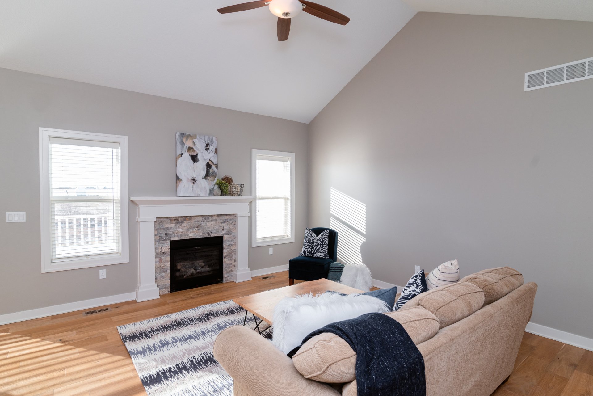 PENDING 487 Bella Vista Ct, Huxley IA