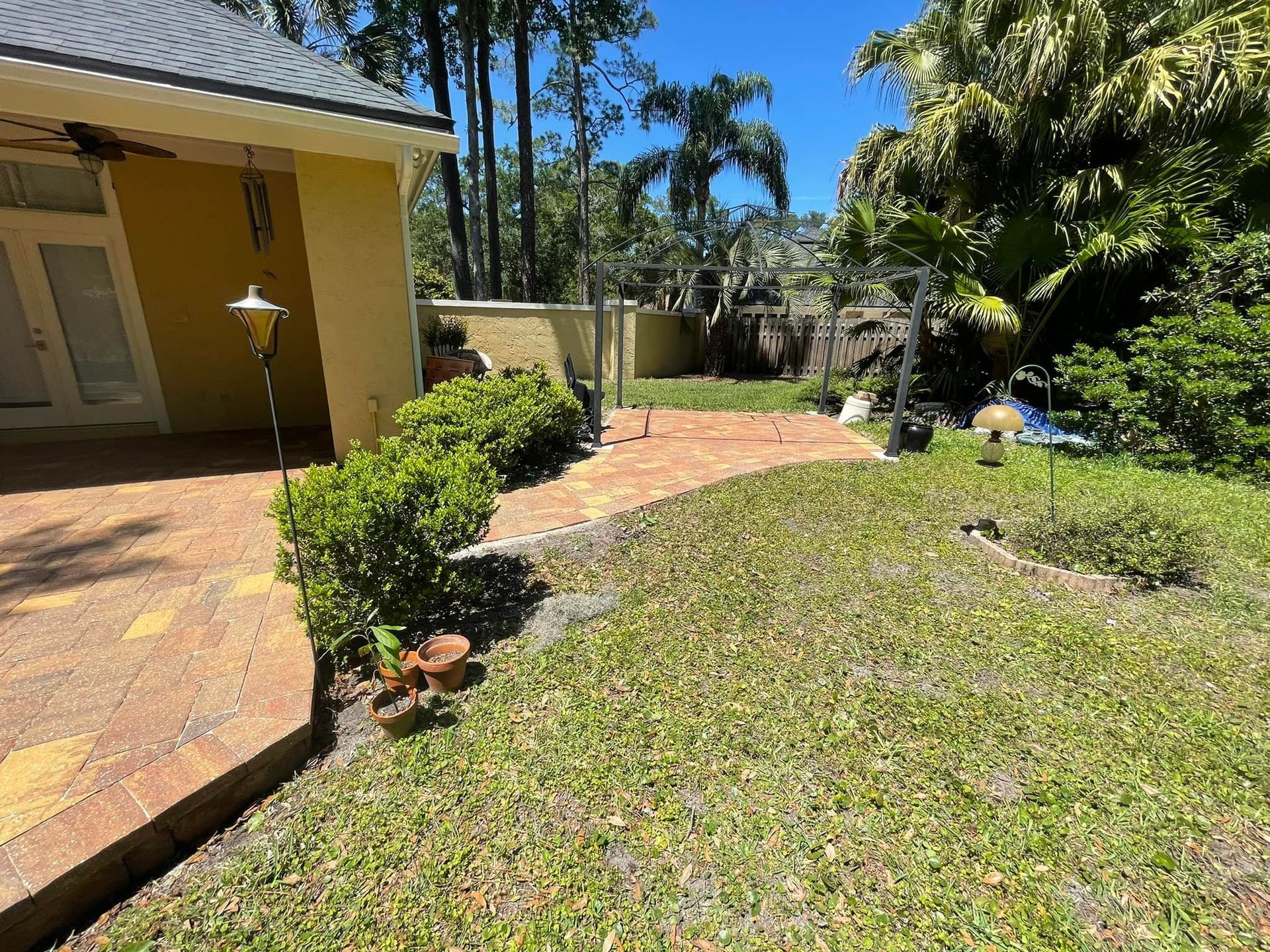House with Patio and Large Lawn | Jacksonville, FL | Coastal Pressure Washing
