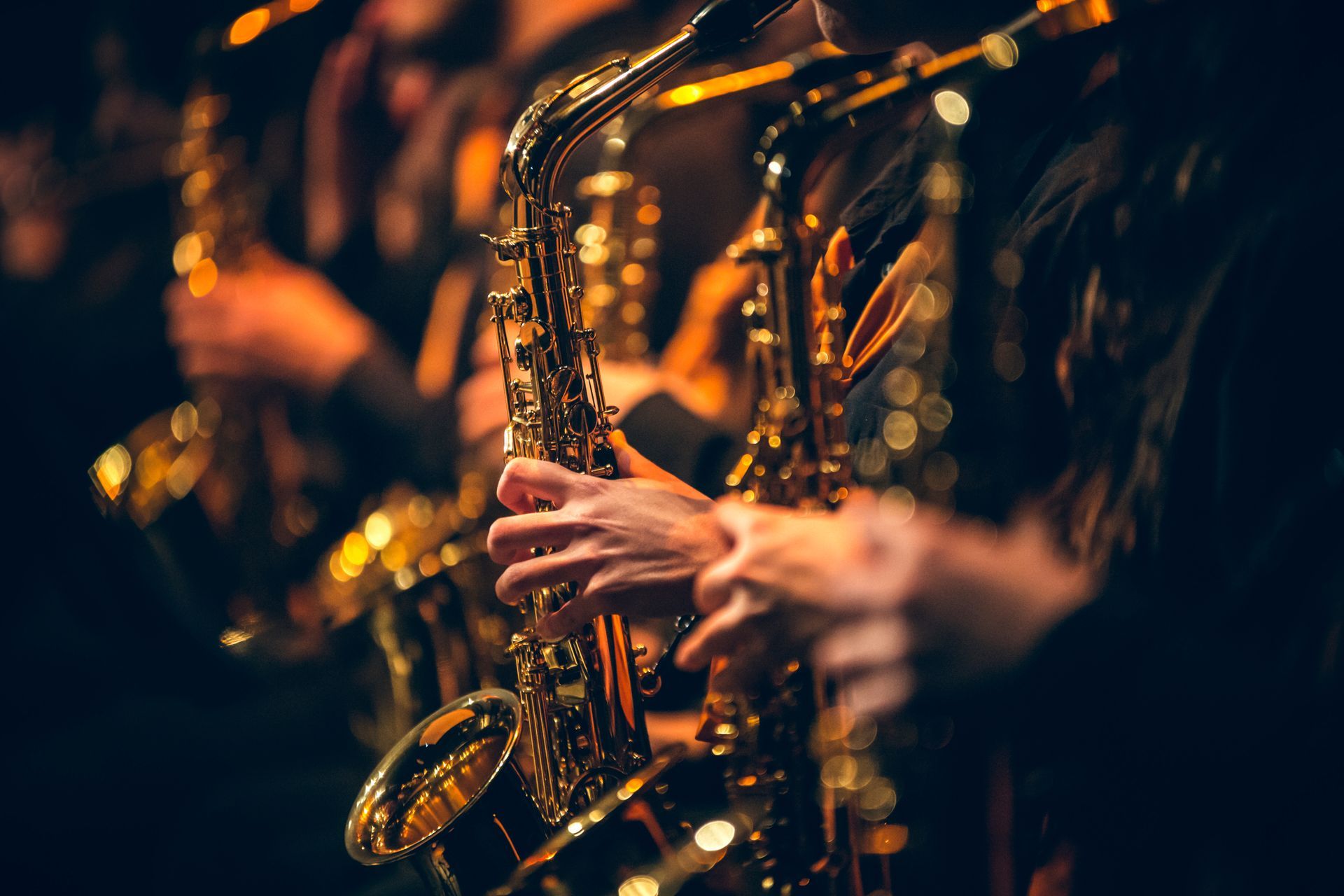 Saxophones playing