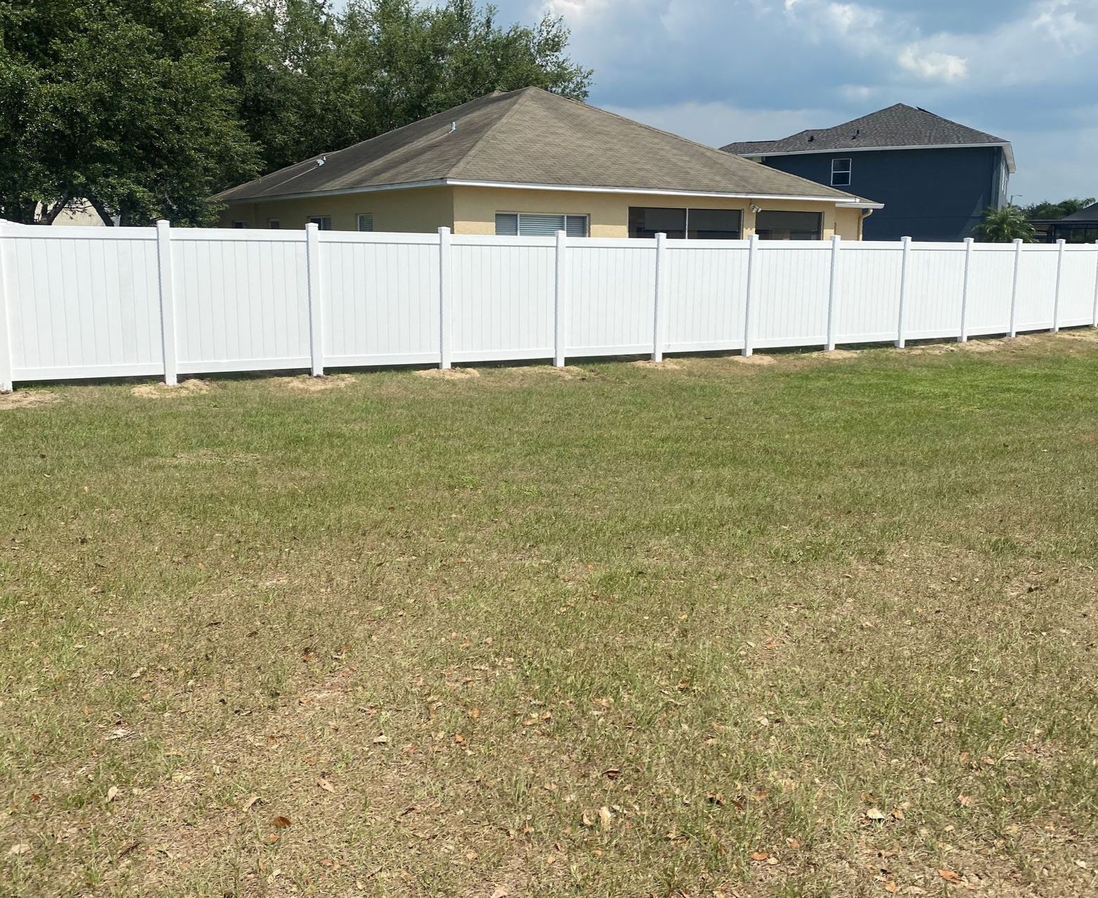 Palisade Logs | Tampa, FL | Bay Area Fencing Company Palisade Logs | Tampa, FL | Bay Area Fencing Company