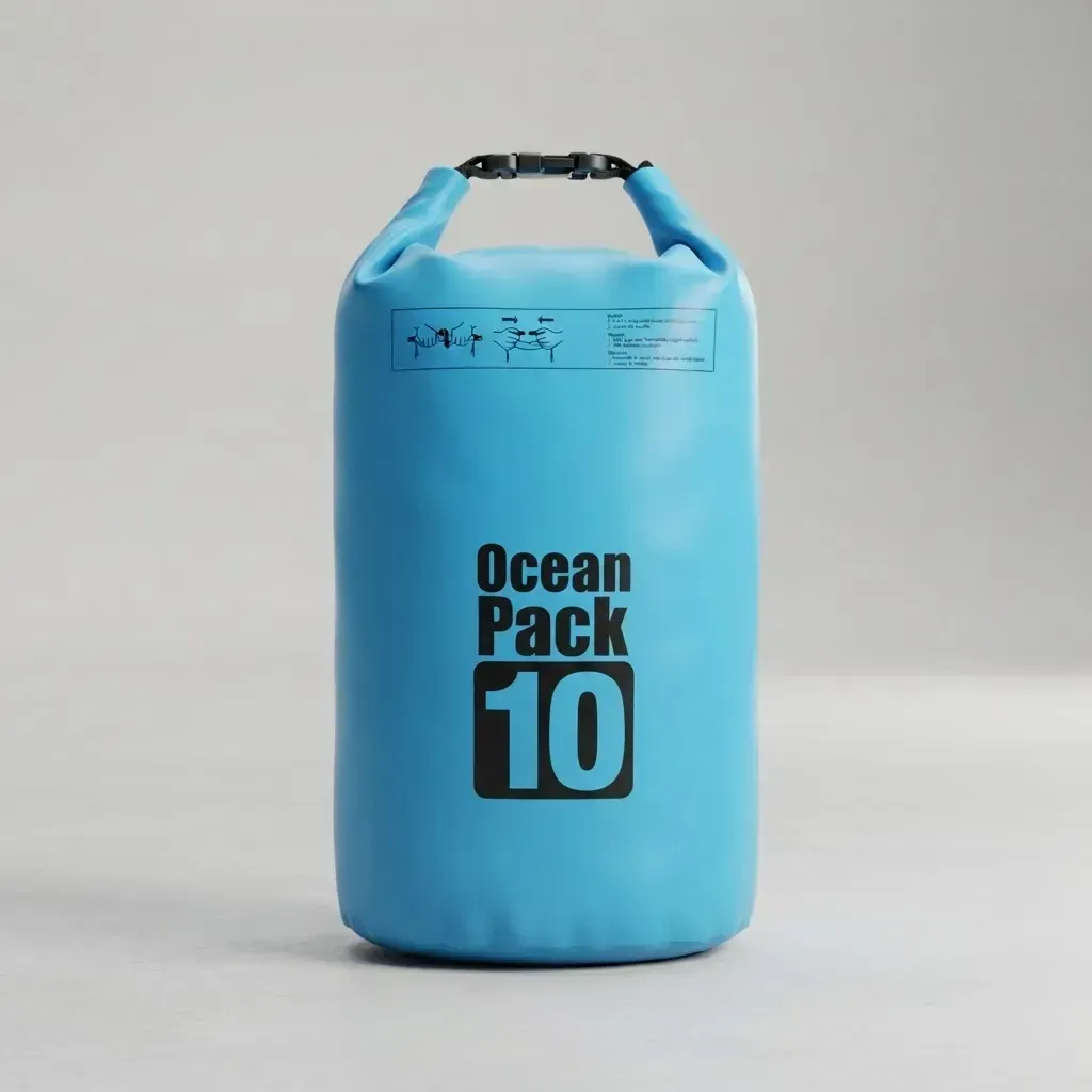 Blue Ocean Pack 10 bolsa estanca impermeable con asa negra sobre un fondo gris liso
