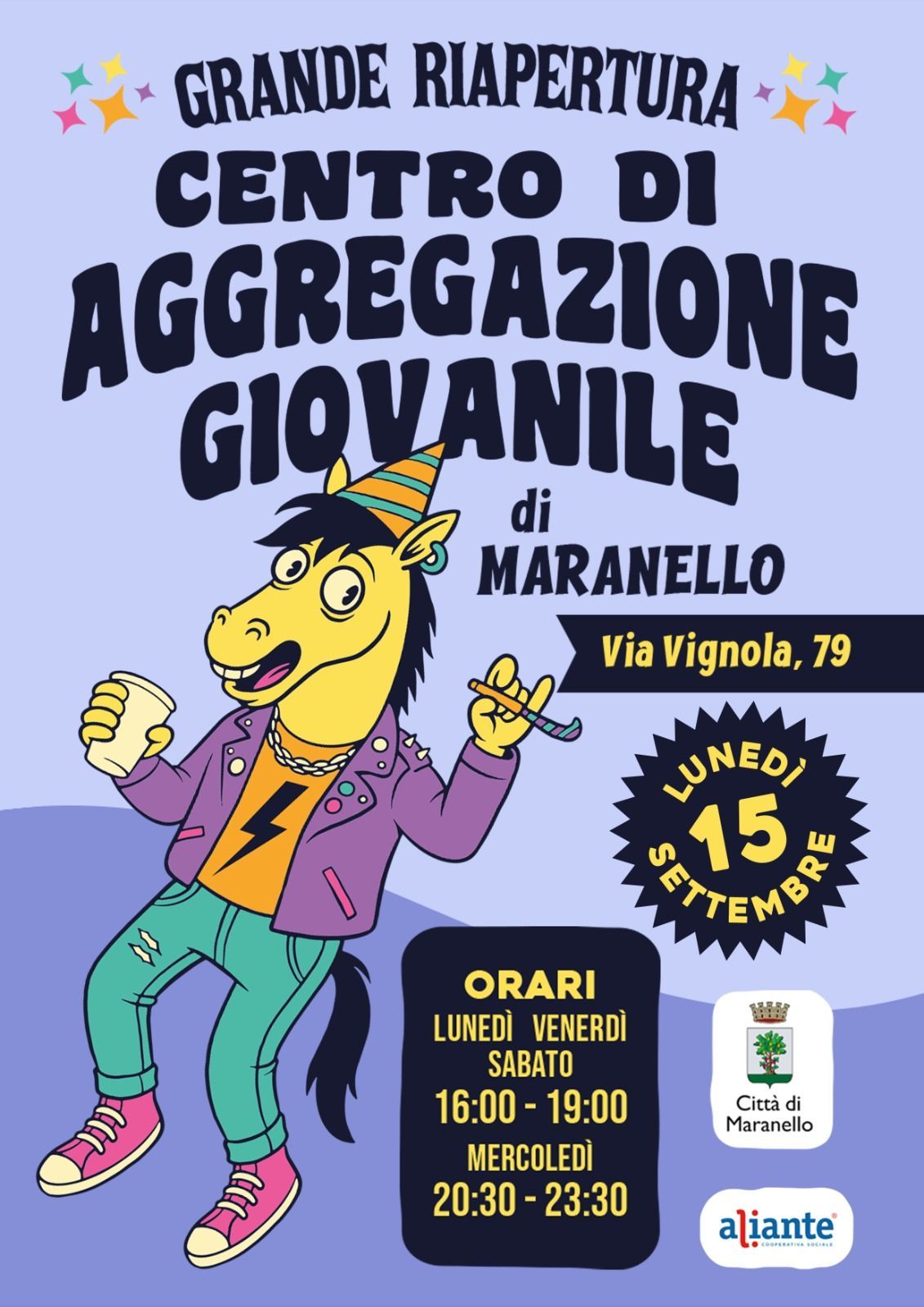 Manifesto che annuncia la riapertura di un centro giovanile a Maranello. Presenta un cavallo dei cartoni animati, il programma e la sede.