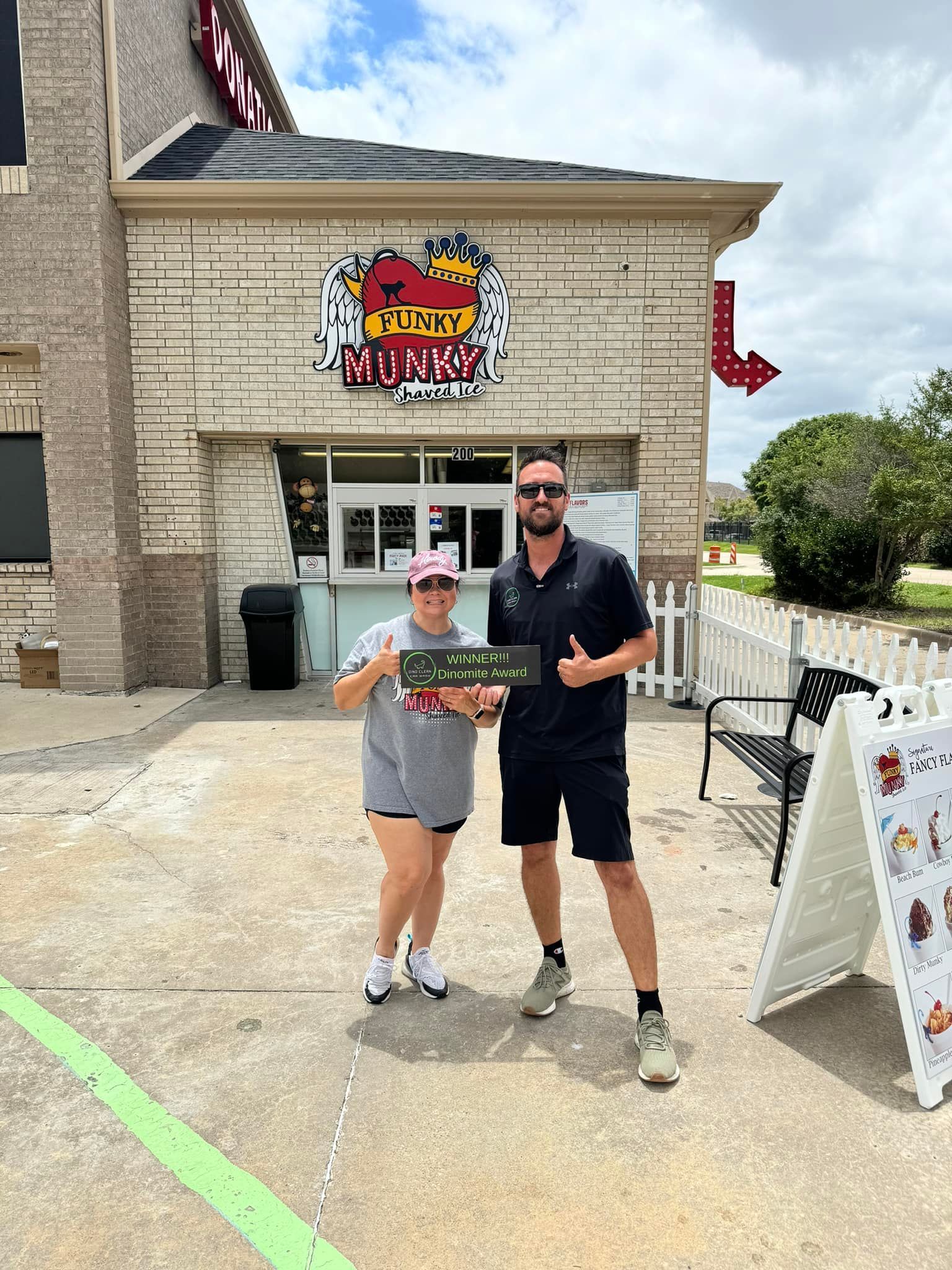 Funky Munky winning the DINOMITE AWARD from Dino Clean Car Wash