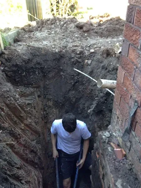 Construction Worker Digging | Speers Point, Nsw  | Precision Building Nsw