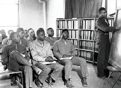 General instructing recruits