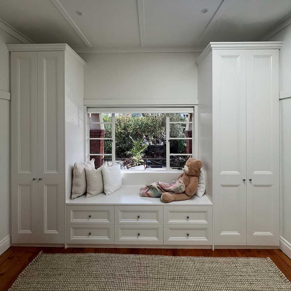  period window seat