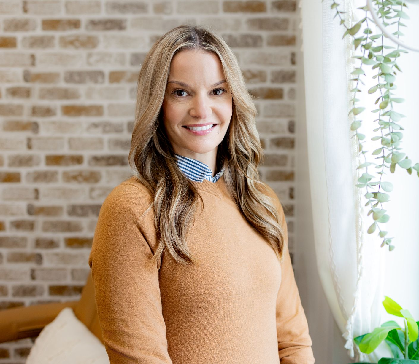 Sarah Johnson — Buffalo, MN — Natural Roots Salon Sarah Johnson — Buffalo, MN — Natural Wellness Loft