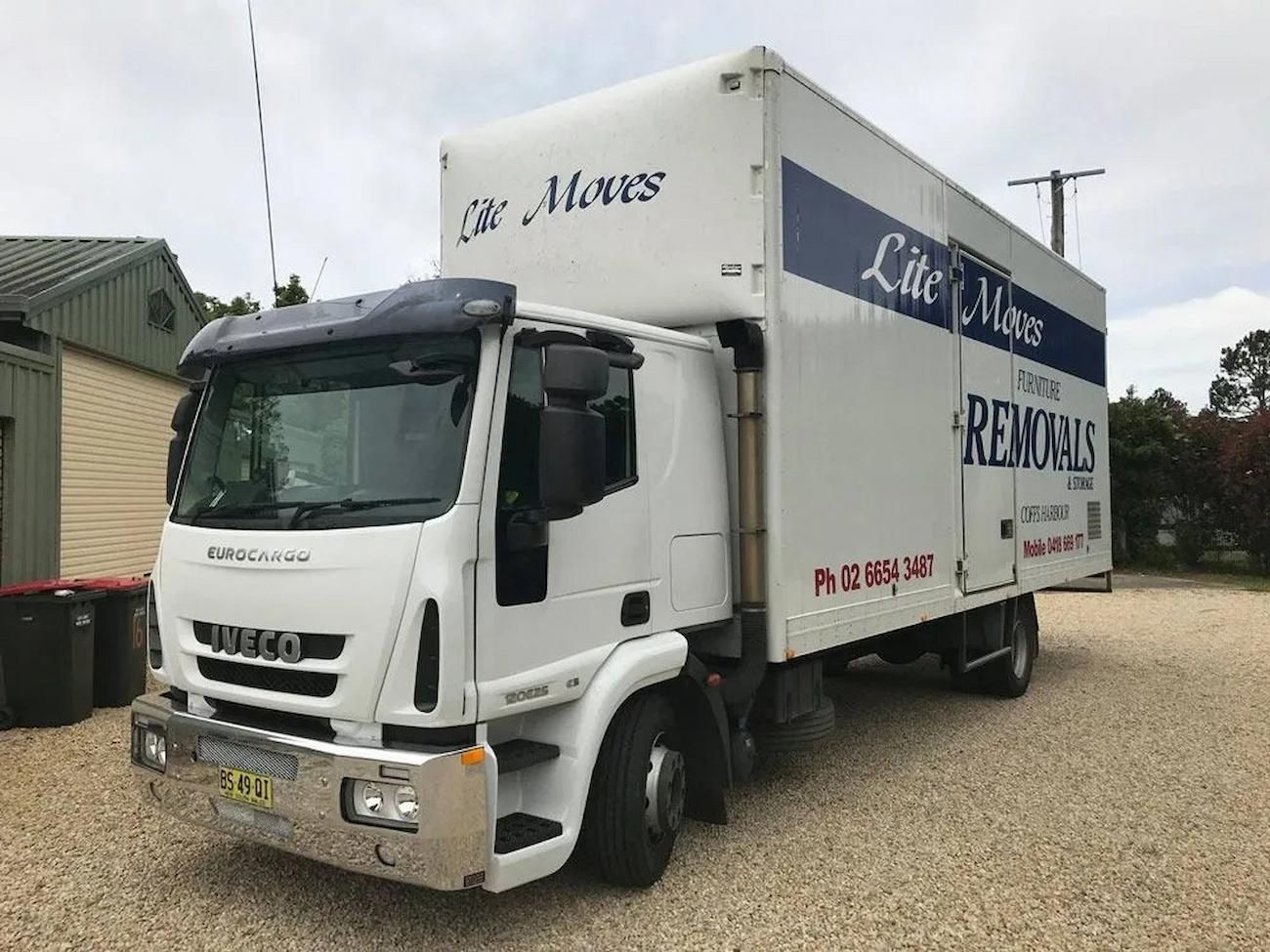 White Truck Used By Removalist In Coffs Harbour