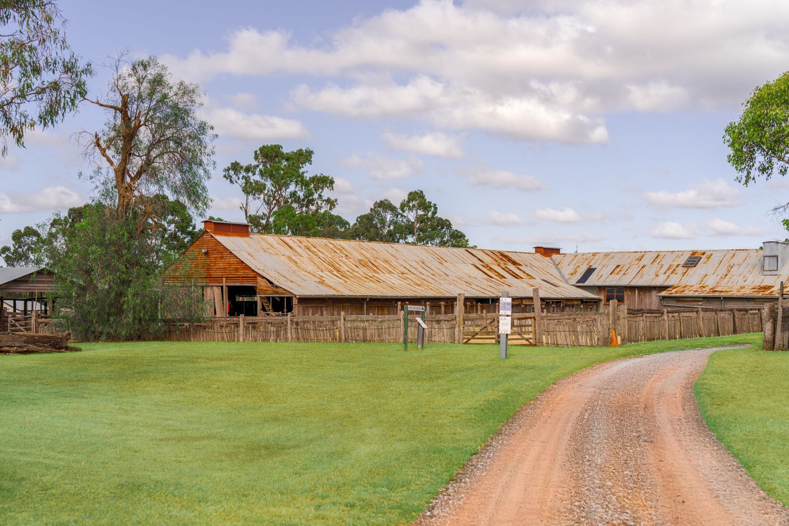 Jondaryan Woolshed