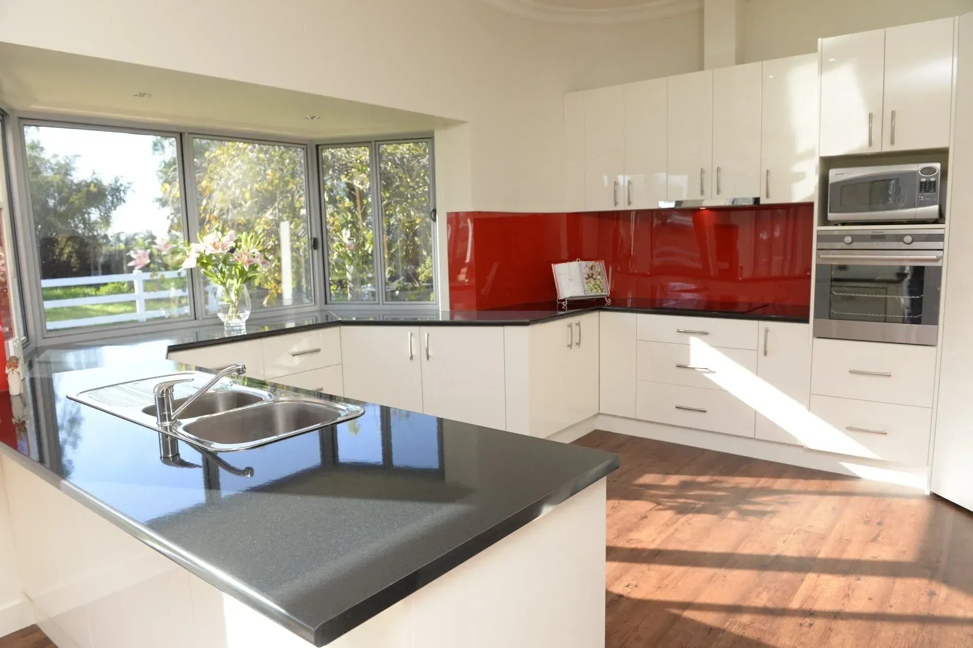 Kitchen Cabinetry & Black Benchtop — Shepparton VIC — KitchenWise Kitchen Cabinetry & Black Benchtop — Shepparton VIC — KitchenWise