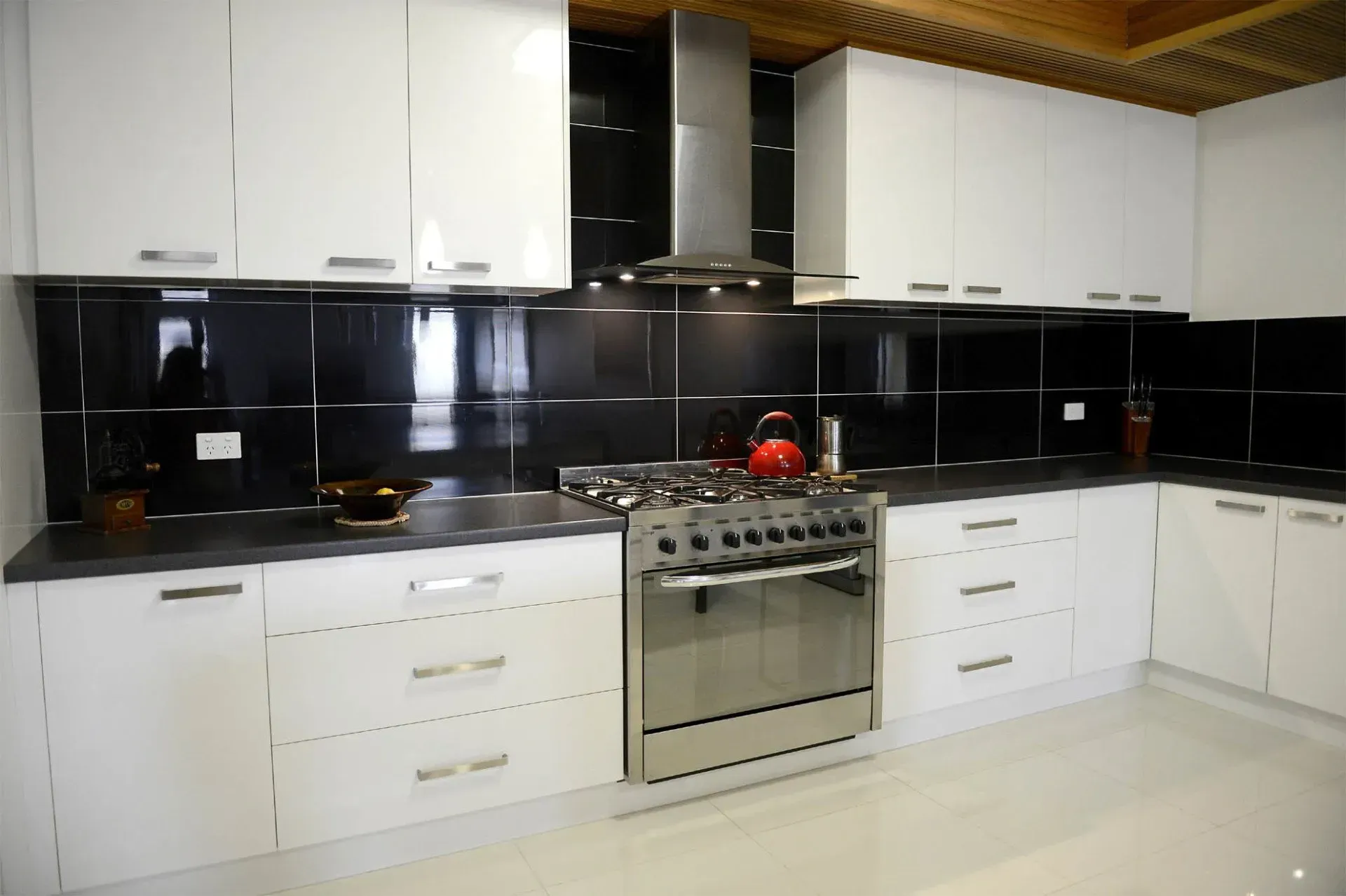 Horizontal Fixture — Shepparton VIC — KitchenWise