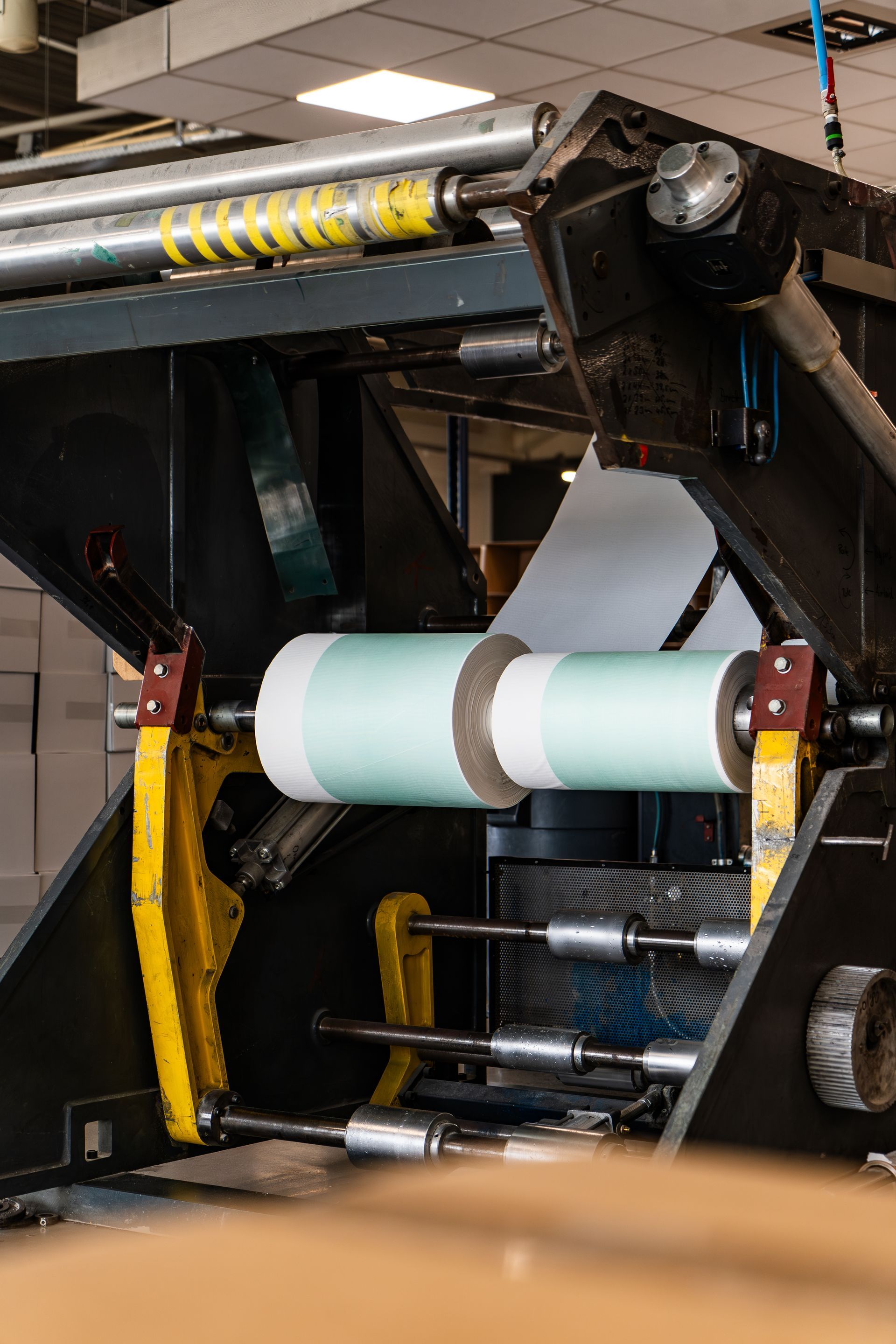 Plastyrollen in de machine