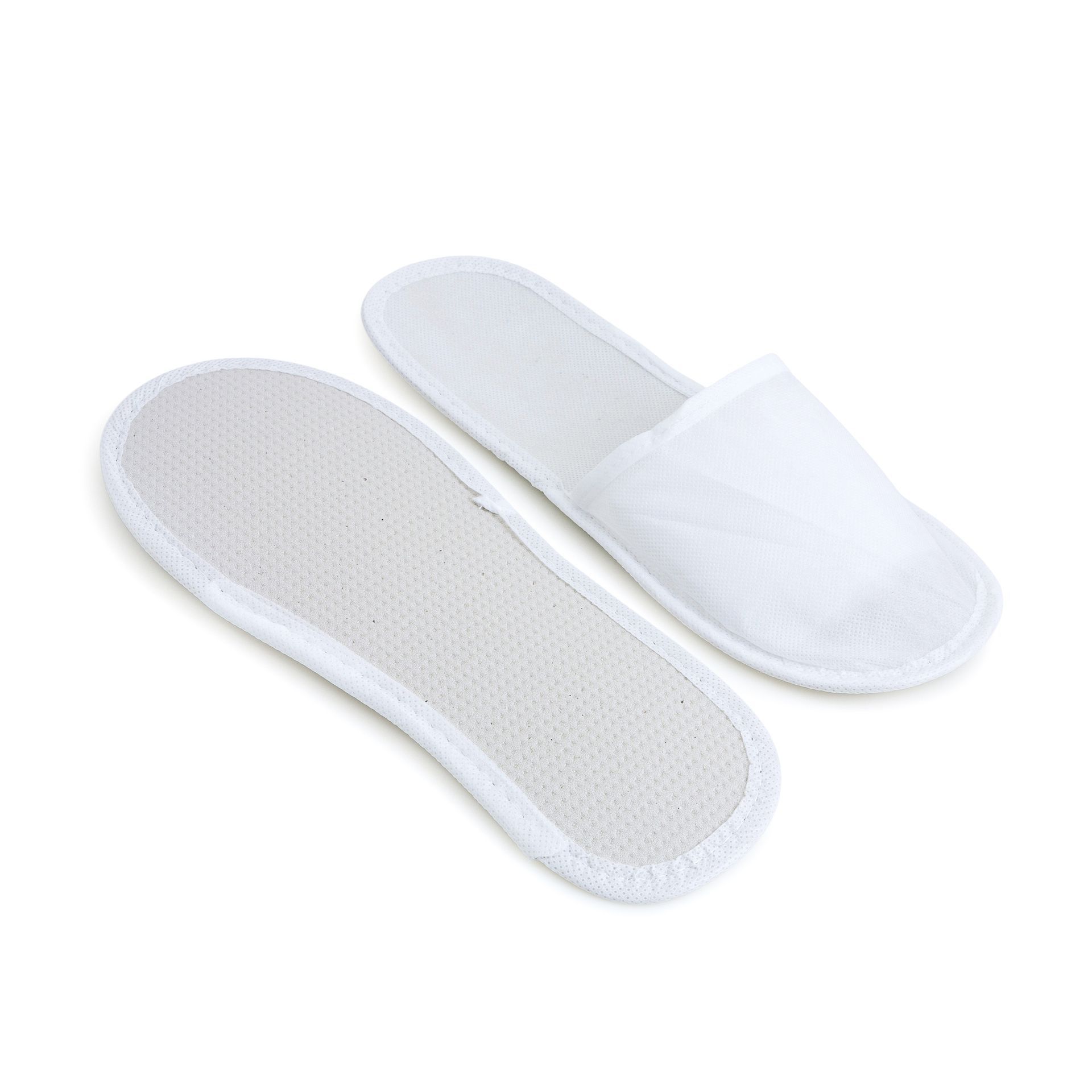 Closed toe slipper
