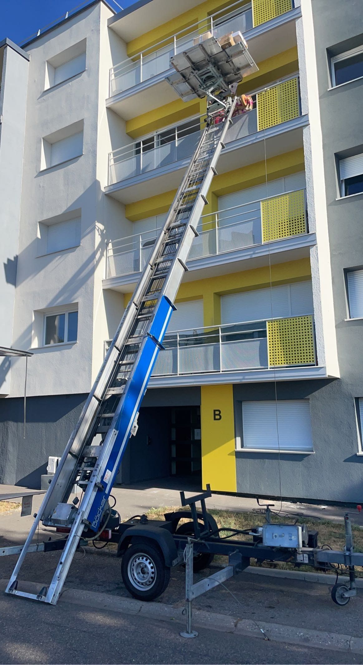 Monte Meubles tracté – 24 MÈTRES