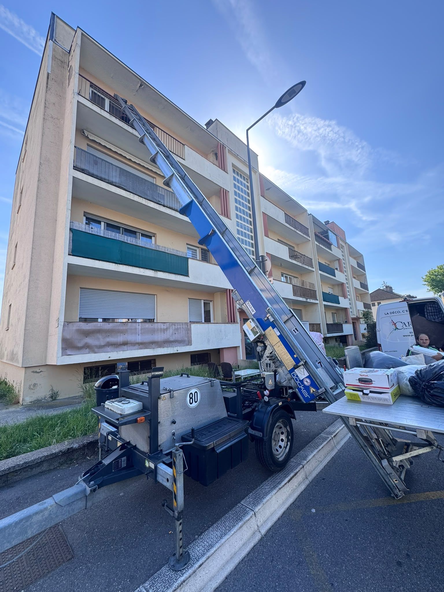 Monte-meuble en intervention pour un déménagement