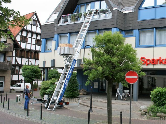 Monte Meuble tracté 24m / 7 étages Monte Meuble tracté 24m / 7 étages
